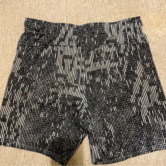 Nike Dri-FIT Black and Gray Shorts - Picture 9 of 11